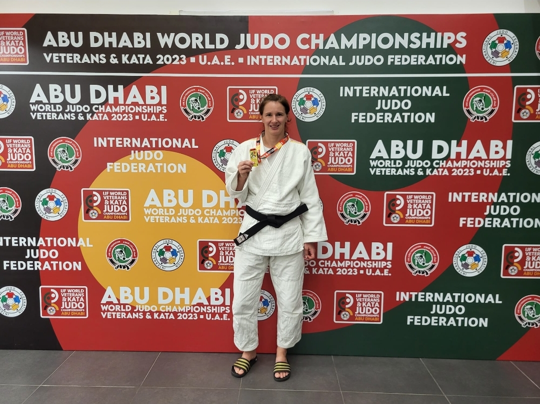 Gold für Jessica Eschenauer bei der Ü30 WM in Abu Dhabi